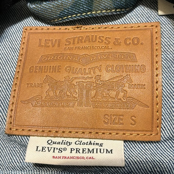 Levi’s Premium Trucker Jean Jacket - Picture 8 of 8